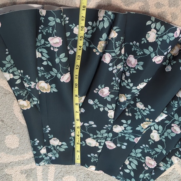 Lauren Conrad pleated garden skirt - Picture 8 of 11